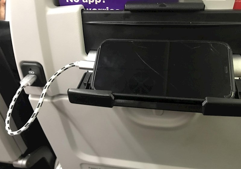 8. Jeftina zrakoplovna kompanija u Australiji na svakom sjedalu ima usb priključak i držač za tablete