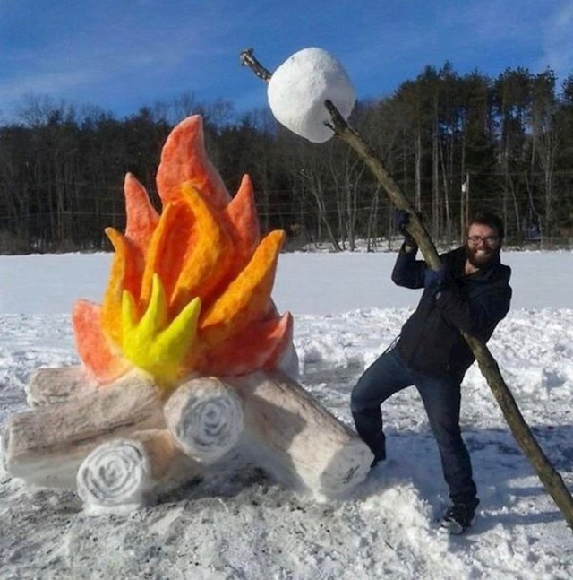 24. Genijalna skulptura od snijega.