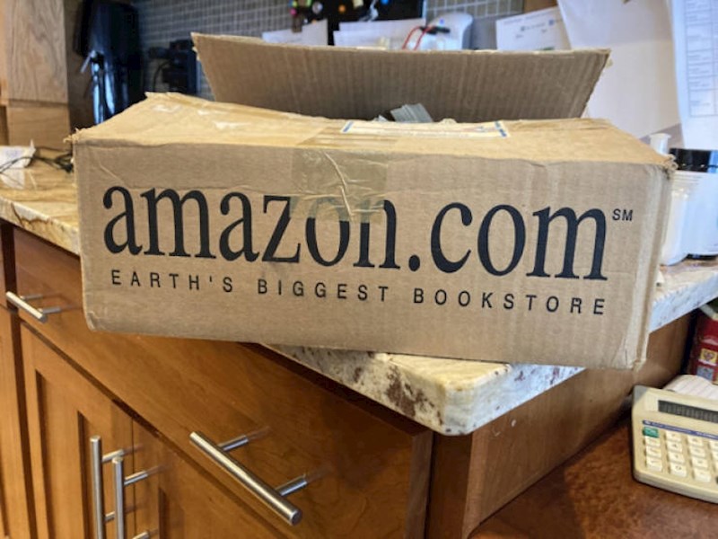 9. "Stara kutija amazona, iz 90-ih."