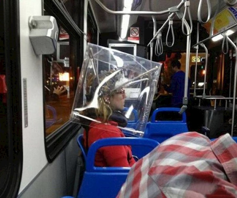 10. Dok smo svi jedva čekali skinuti maske, ona je smišljala kako da unaprijedi svoju zaštitu od virusa