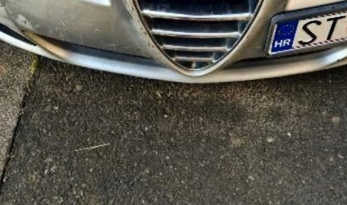 Vlasniku Alfe iz Splita ispala je oznaka s auta, morate vidjeti kako je riješio taj problem