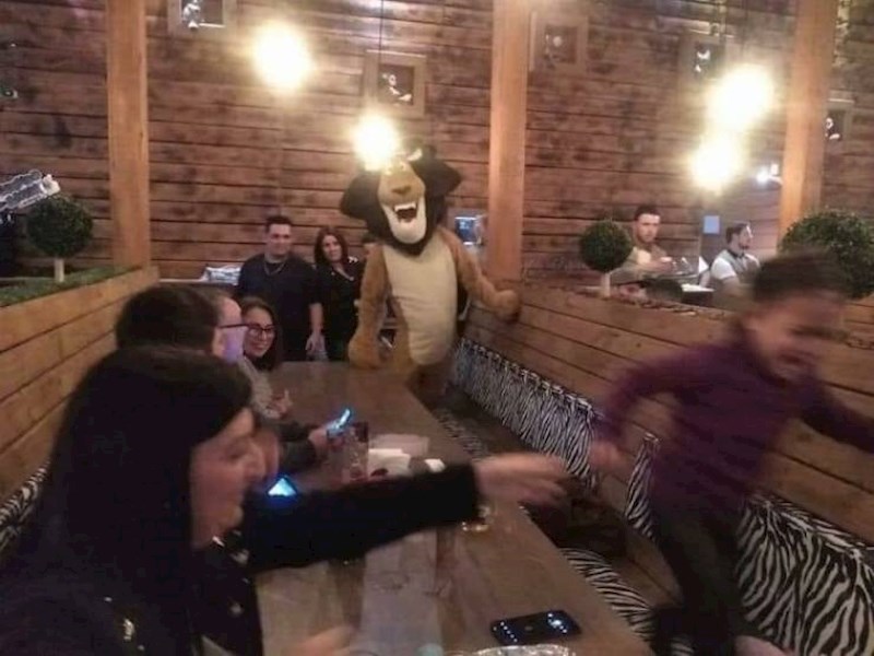 17. Bježi s vlastite proslave