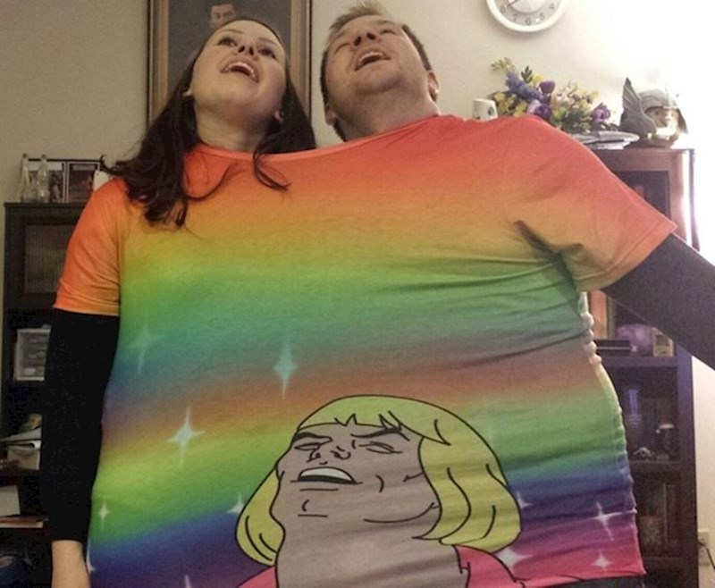 8. Evo što možete napraviti kad naručite majicu u veličini S, a stigne vam XXL."