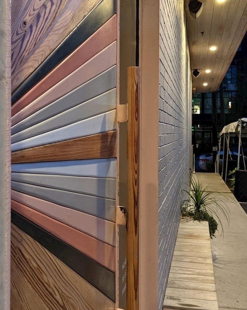 6. Vrata koja izgledaju kao kut