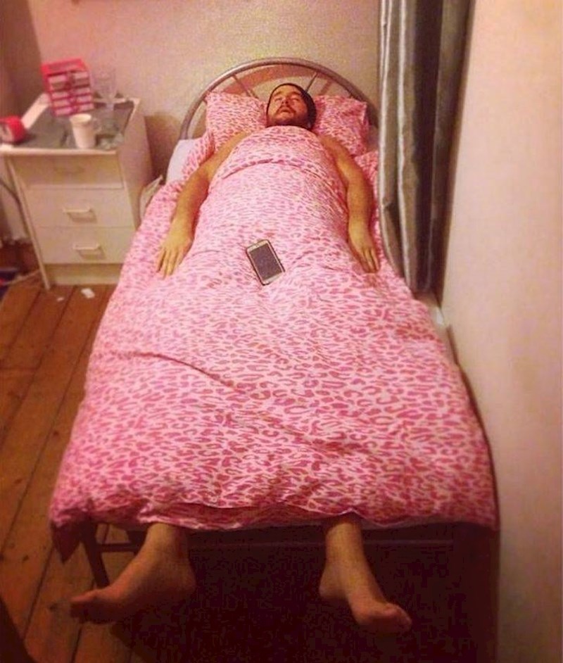 12. A spavanje kod prijatelja pogotovo!