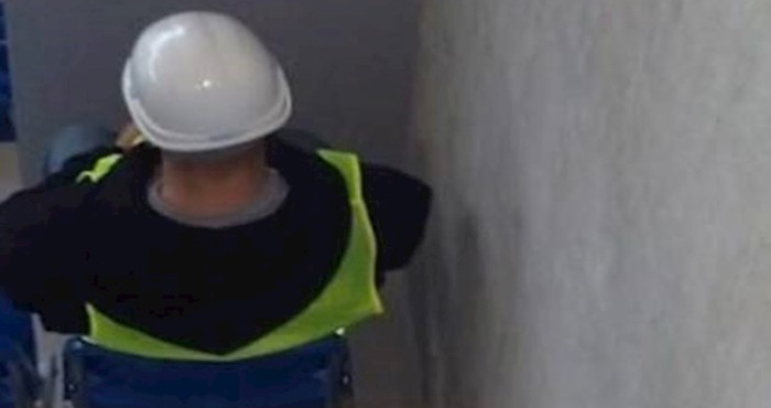 Građevinskom radniku dosta je svega, pogledajte gdje se sakrio od kolega