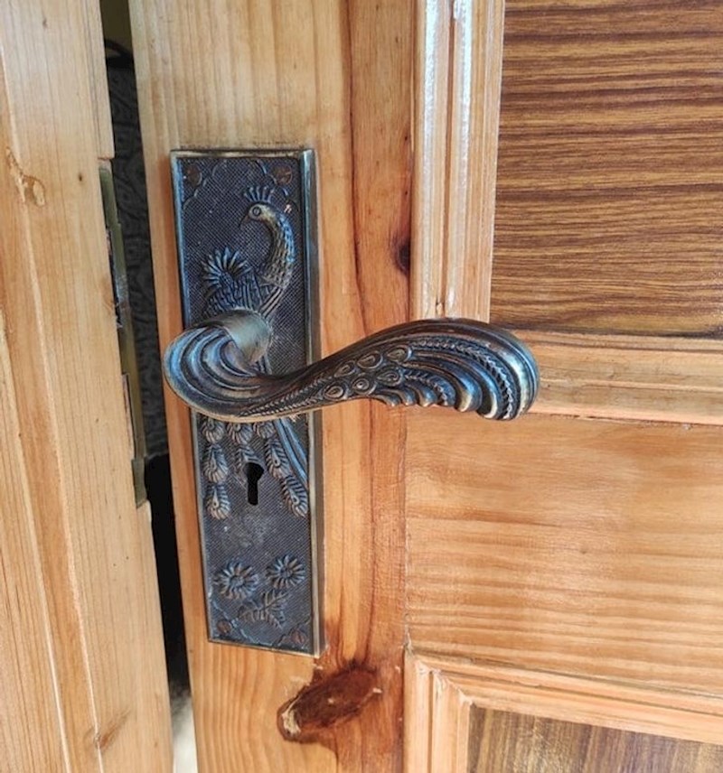 13. Kvaka u obliku paunovog repa.