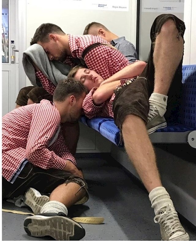 19. "U vlaku, na povratku s Oktoberfesta."