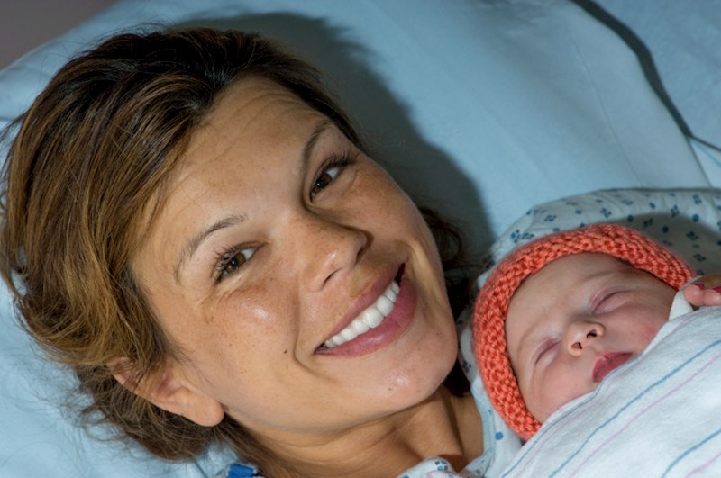 13. "Ova fotografija nastala je nekoliko minuta nakon rođenja moje kćeri."