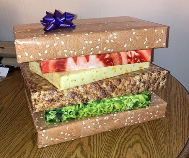 10. Rekla sam dečku da će za rođendan dobiti burger