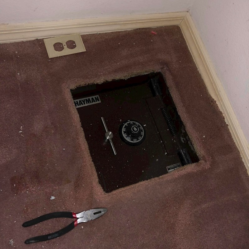 4. Pronašli su skriveni sef