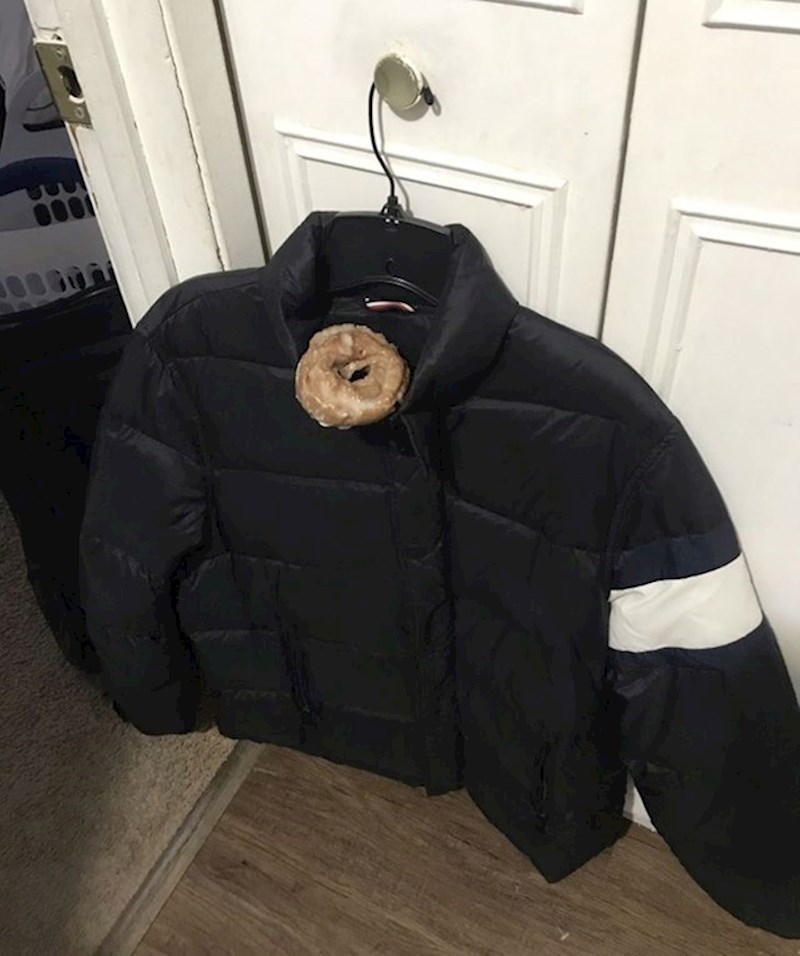 "Jakna je spriječila krafnu od pada".