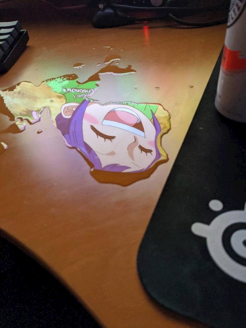 Prilično cool odraz u vodenoj mrlji.