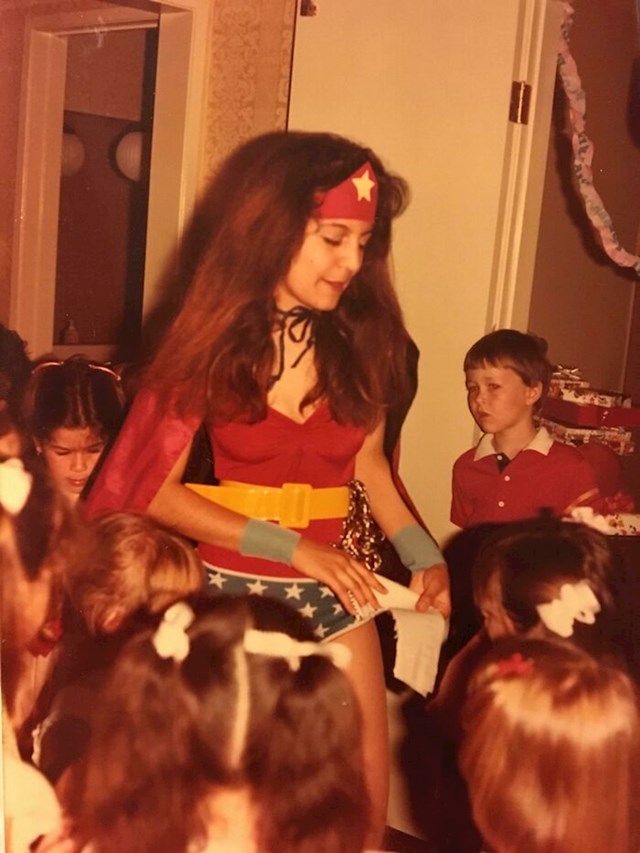 "Moja mama doselila je u Ameriku iz Irana u 80-tima. Godinu kasnije, već je bila Wonder Woman za Noć vještica."