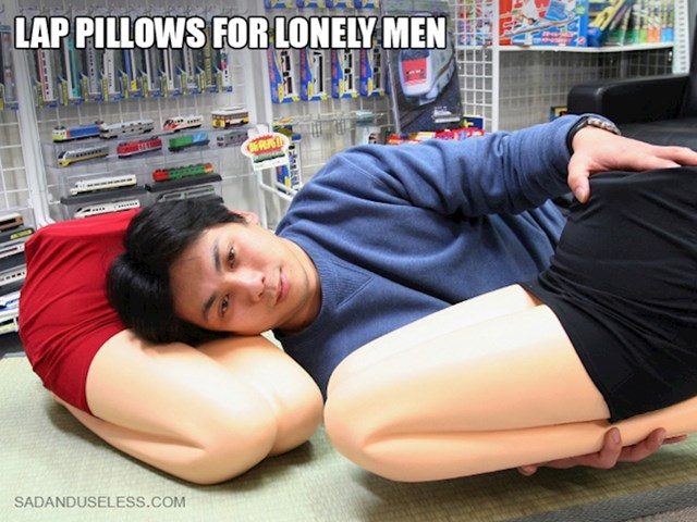15. Za usamljene muškarce postoje posebni jastuci u obliku ženskog krila...