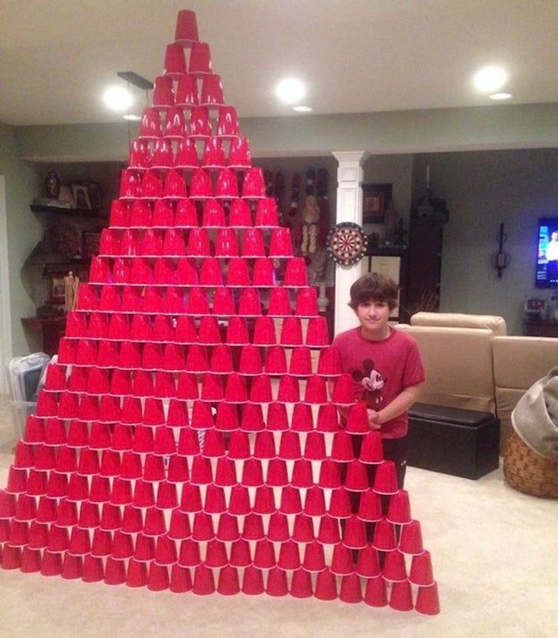 "Piramida od plastičnih čaša koju sam napravio s 10 godina."