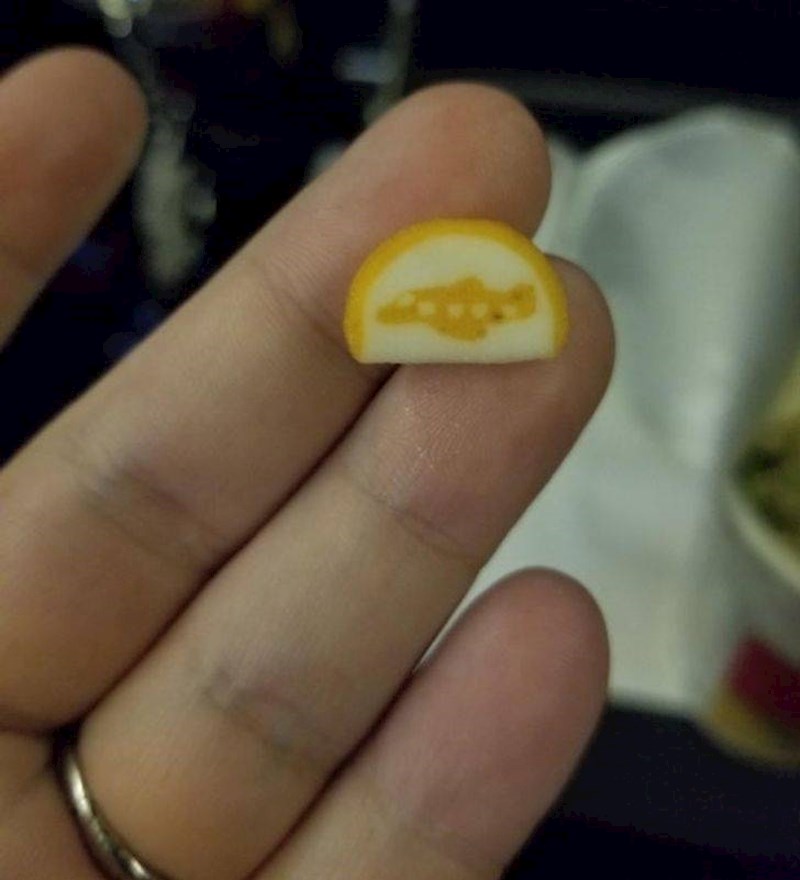 10. Simpa detalj iz obroka u avionu