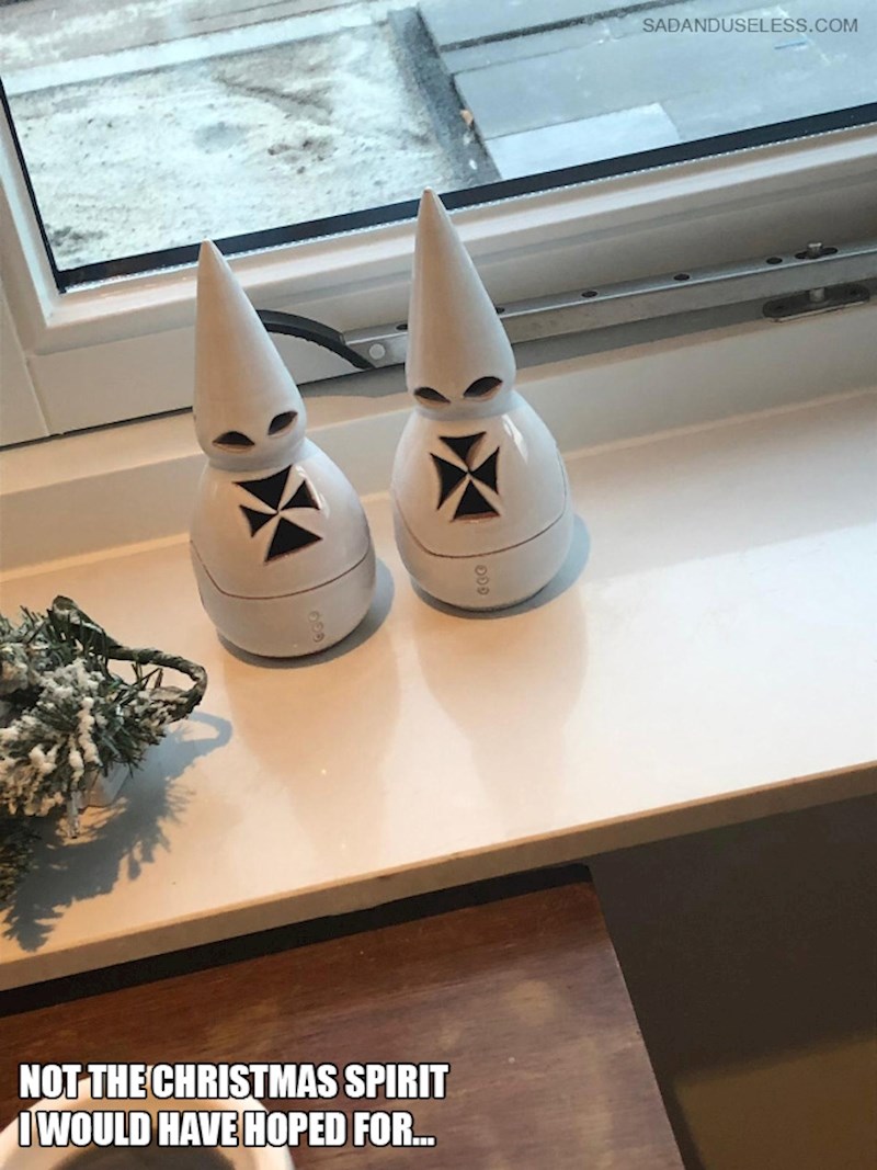 10. Ukrasi koji nisu baš u božićnom raspoloženju