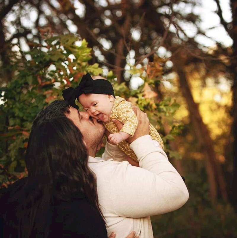 5. Tata ima diiivnu kosu🤣