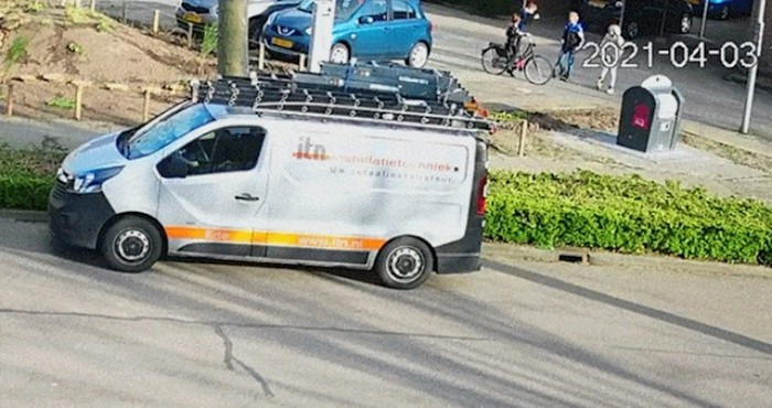Tip je tipkao na mobitel i vozio bicikl, a onda se dogodilo nešto što će ga naučiti pameti