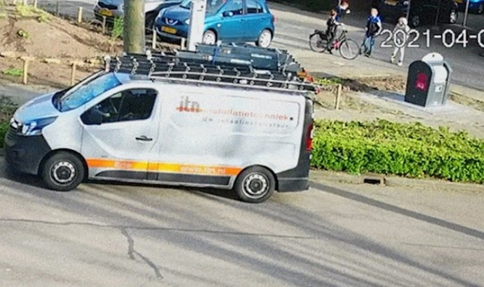 Tip je tipkao na mobitel i vozio bicikl, a onda se dogodilo nešto što će ga naučiti pameti