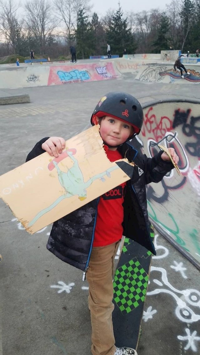 13. Slomio je svoj novi skateboard za tri minute.