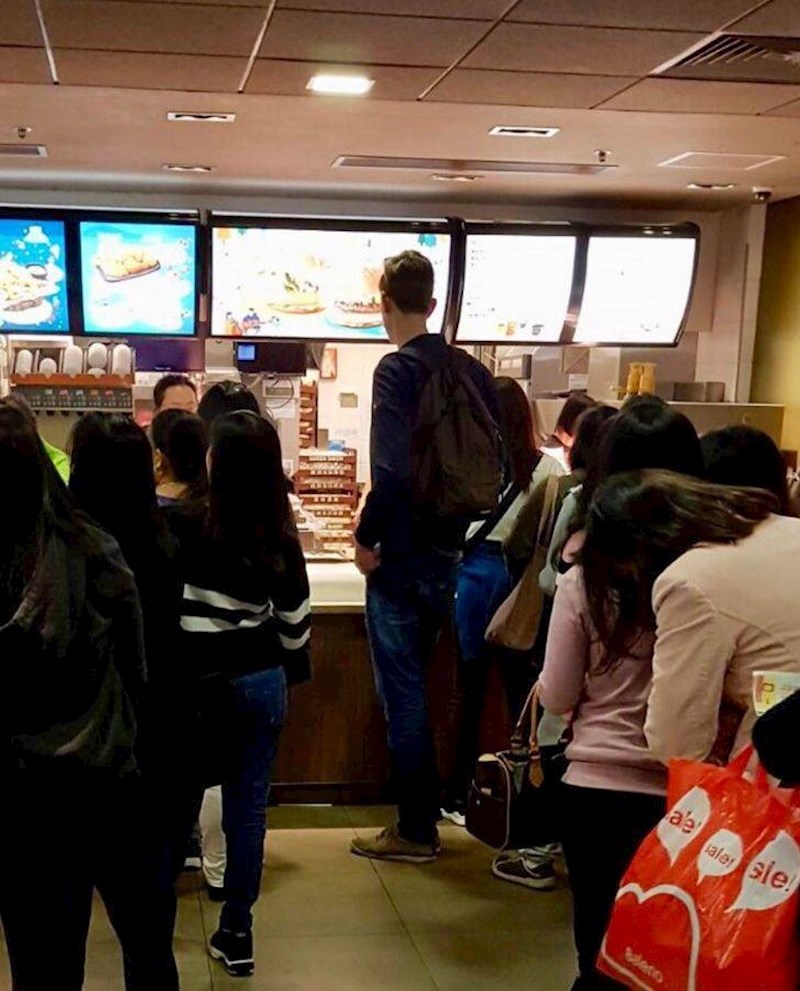 5. Morate se naviknuti da se uvijek ističete u gomili