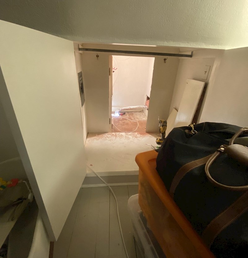 12. Pronašli su tajna vrata (i prostoriju) u svojoj novoj kući