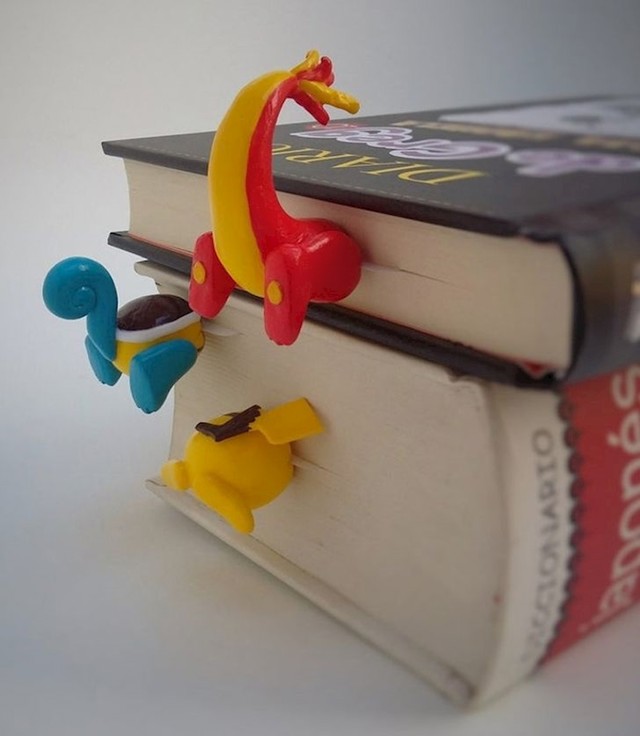 9. Označivač za knjige u obliku Pokemona.