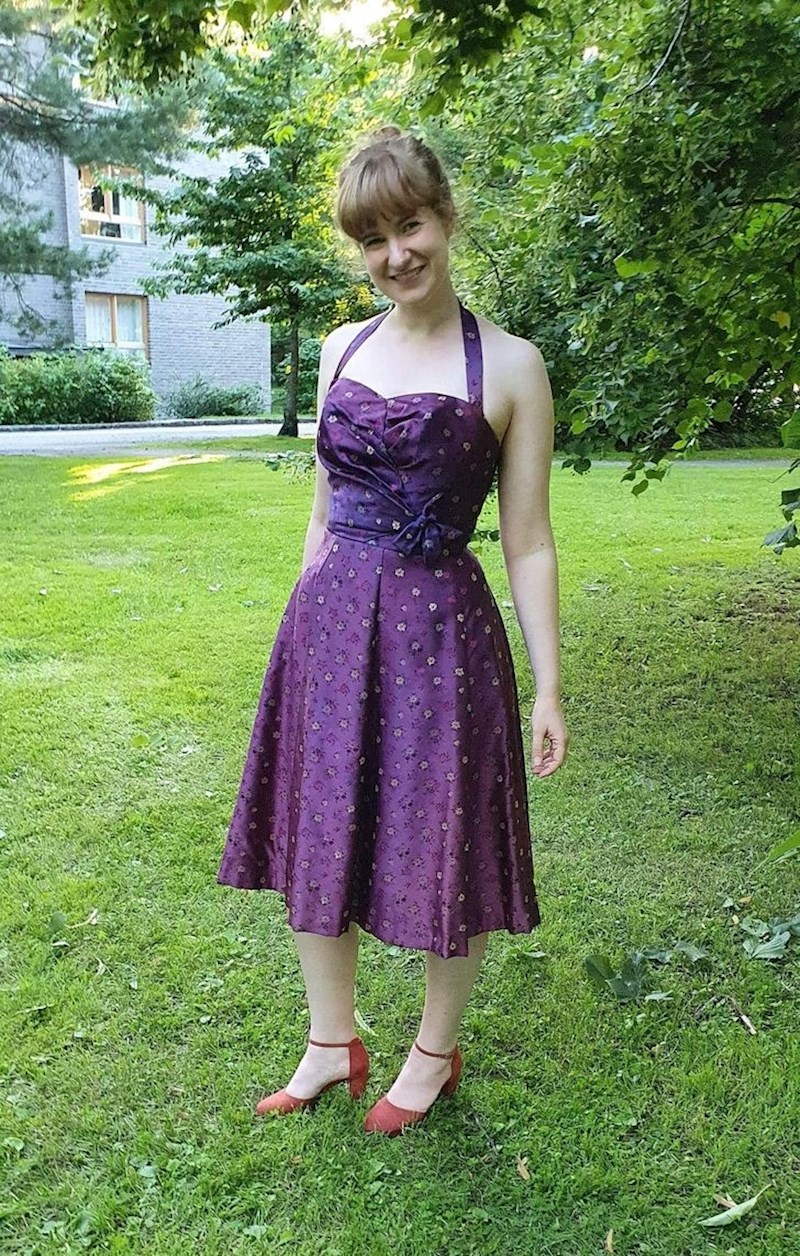 2. Haljina koju je njezina baka dala šivati u 50-tim godinama prošlog stoljeća. Sada ju je unuka obukla za njezin 100-ti rođendan!