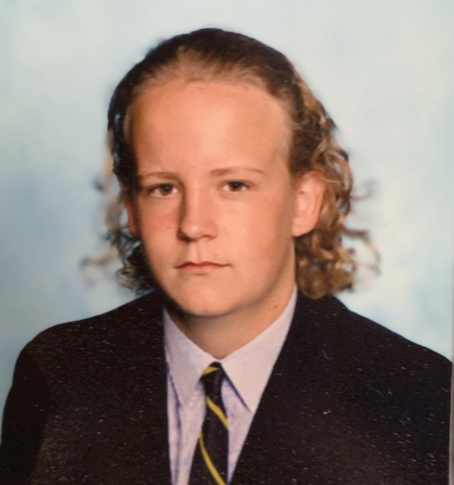 15. Učenik u 2000-tim godinama ili profesor u 1970-tima?🤣