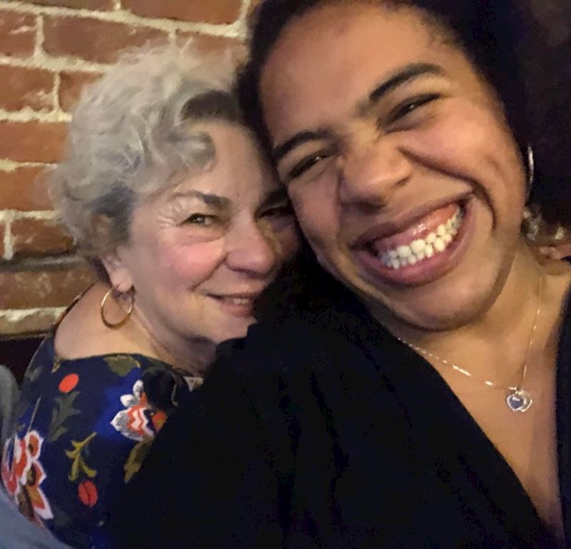 15. "Na današnji dan, prije 25 godina, moja mama me posvojila!"