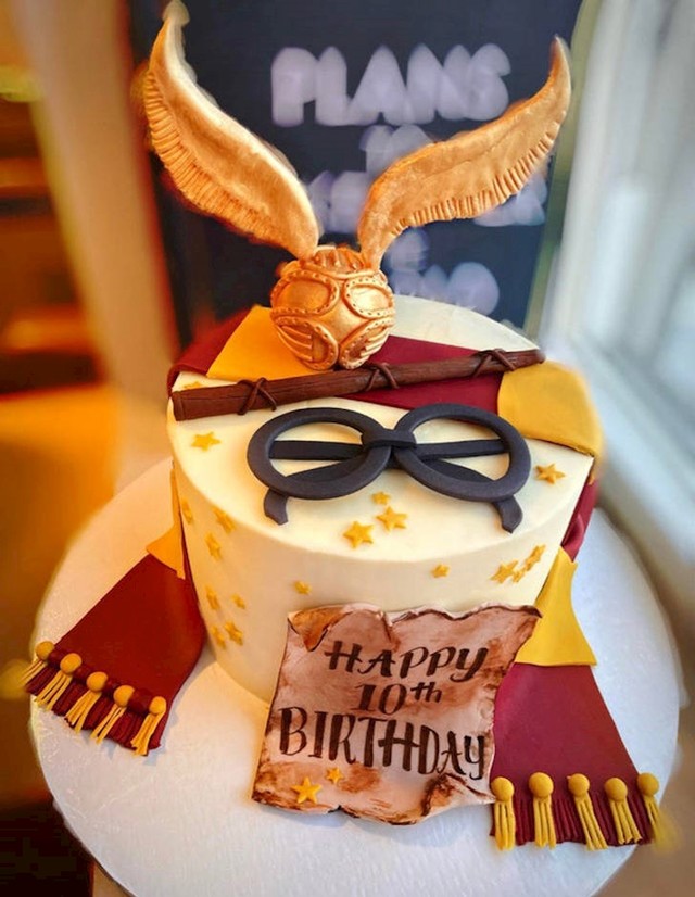 8. Za ročkas je dobio  Harry Potter tortu