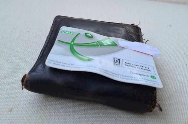 1. "Ostavio sam novčanik u autu na vrući dan u Australiji i moja karta se vlak se totalno rastopila."