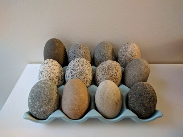 "Skupljam kamenje koje izgleda kao jaje."