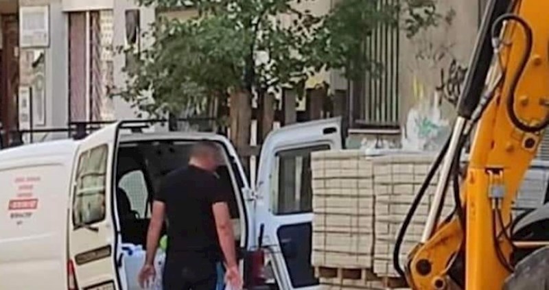 Građevinski radnik iz Mađarske skuhao je ručak nasred ulice i oduševio ekipu na Fejsu, fotka je hit