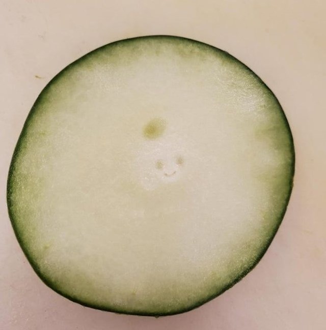 Krastavac koji se smije