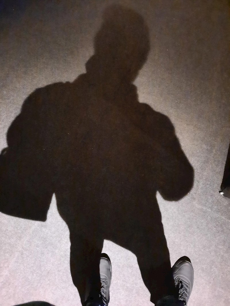 11. Njegova sjena nosi njegove sjene