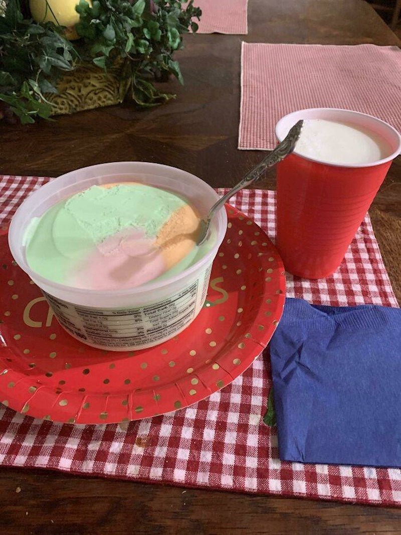 9. Nitko mi se nije sjetio čestitati ročkas. Čak niti roditelji. Odlučila sam samu sebe počastiti.