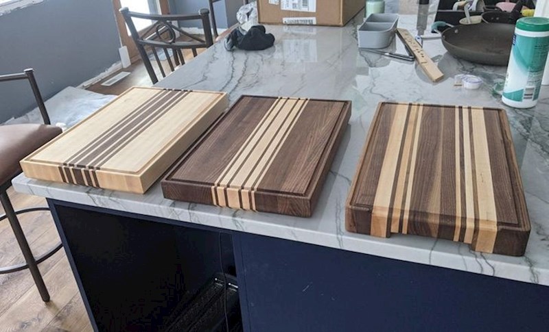 9. Napravio sam kuhinjsku dasku prijatelju za poklon. Sada svi žele jednu.