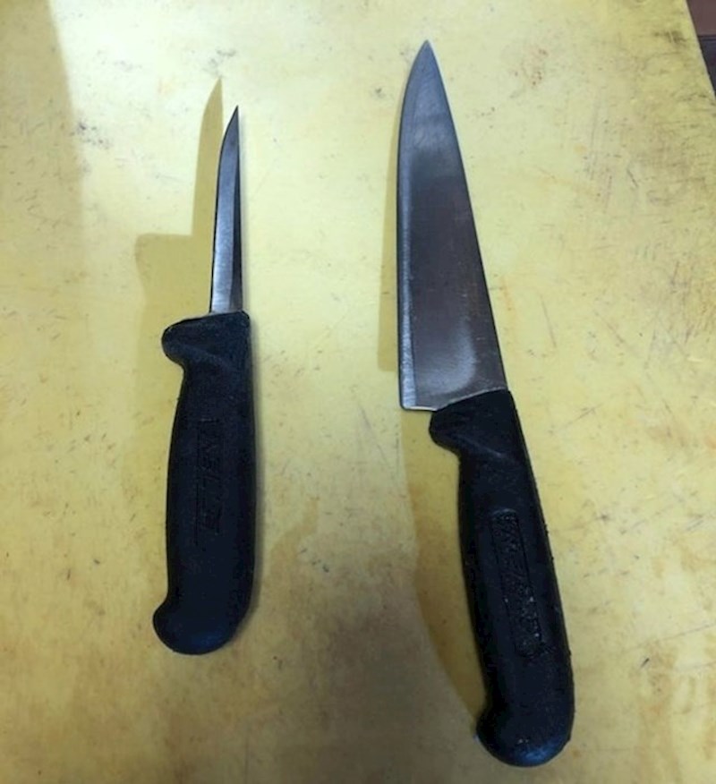 5. Ovo su bili isti noževi...