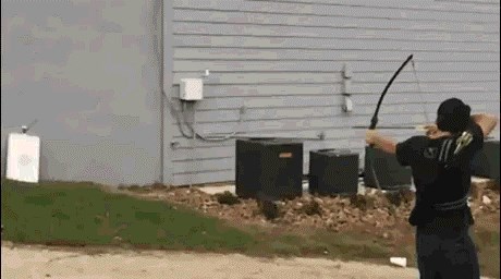 GIF: Kako sam sebe pogoditi lukom i strijelom
