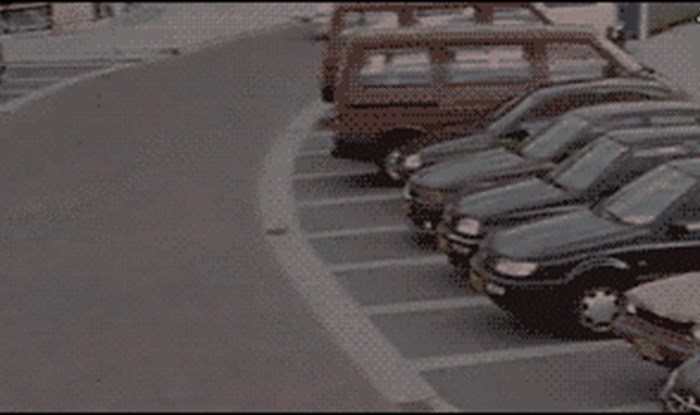 GIF: Genijalan trik kako pobjeći od policije