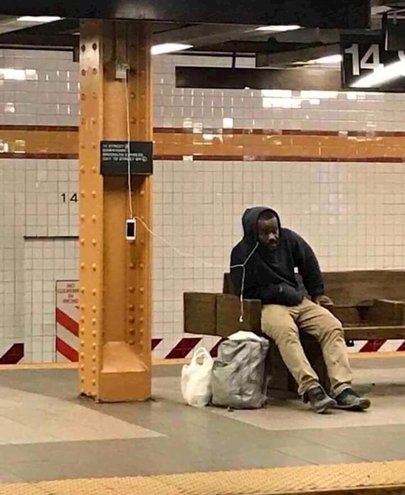 Kako bilo gdje napuniti mobitel