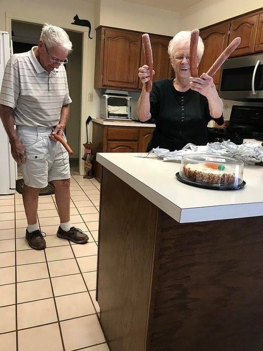 Stari ljudi su kao djeca