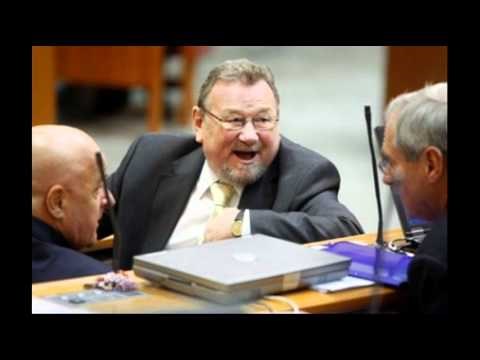 Brkovi-Naša mala zemlja