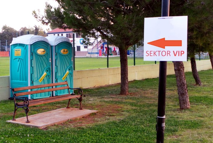 Pravo mjesto za Cro VIP seronje!!!
