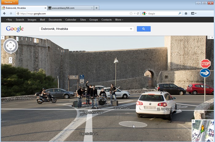 Bend Embassy 516 nasred ceste čekao da ih snimi Google