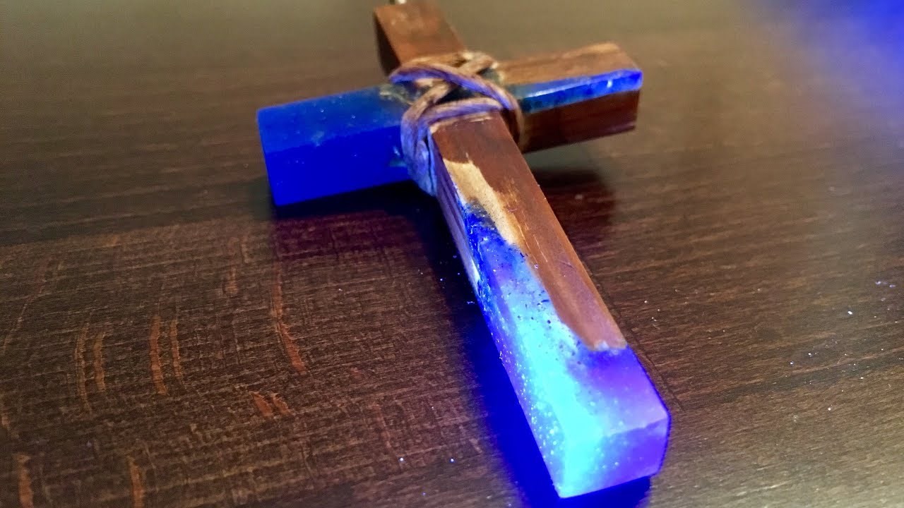 Križ od drveta i Epoxy smole - DIY