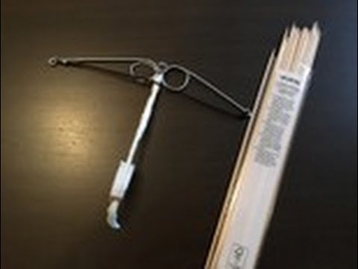 Armbrust aus Kleiderbügel gebaut - How to Make a Metal Hanger Crossbow